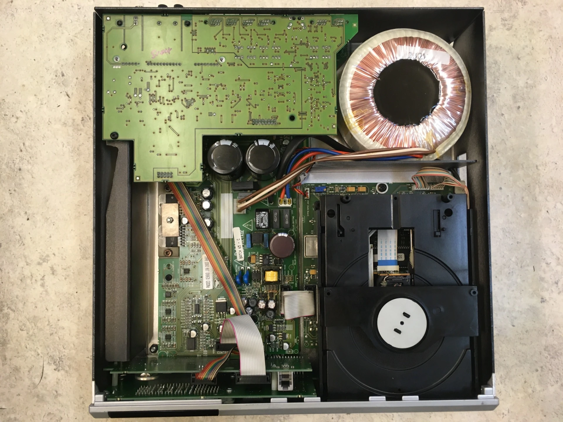 Kiszáradt elektrolit kondenzátorok cseréje